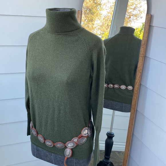 Military Classic Army Green High Cuff women’s turtleneck - Picture 2 of 7